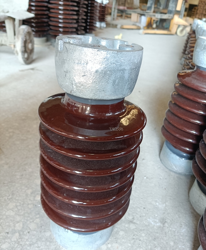 Trạm cách điện bằng sứ lõi rắn ANSI Men nâu 8.9kN cho Thái Lan