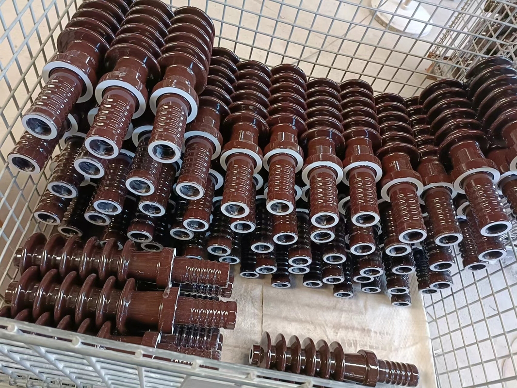 Dầu tráng men nâu ASS Ống lót sứ cao áp OEM Có sẵn 25,8kV