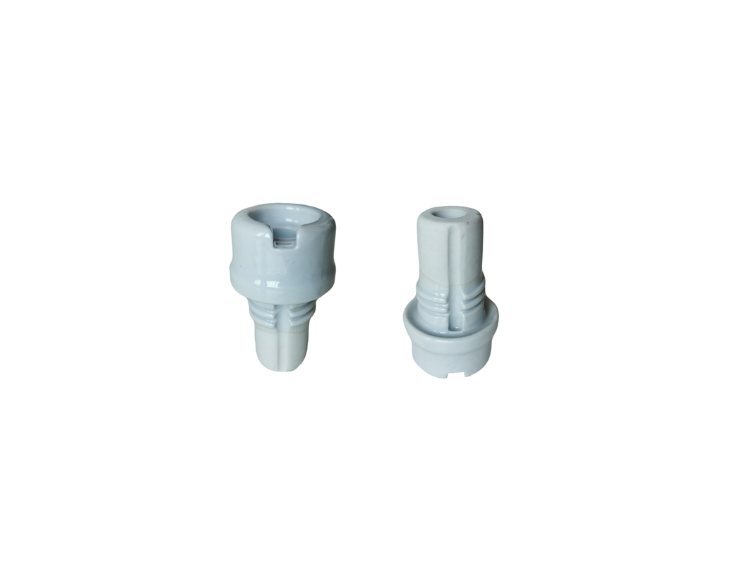 Cách điện bằng gốm ANSI 1.2kV xám trên đường dây điện