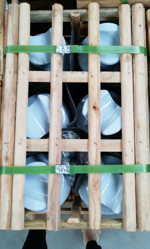 ANSI 57-1S Professional F Cổ 105BIL Cách điện sứ